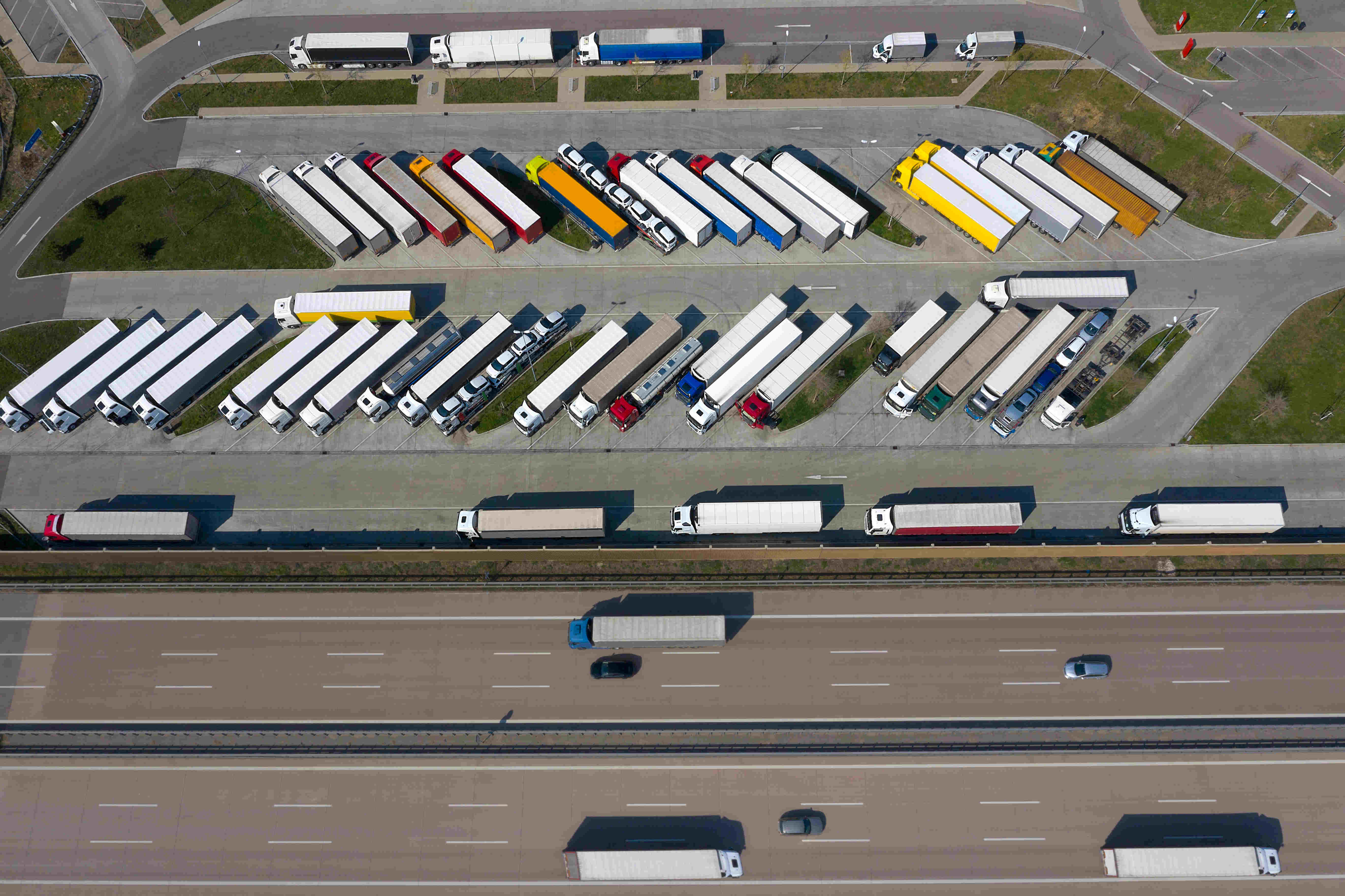 Truck parking directly bookable in TMS WinSped®